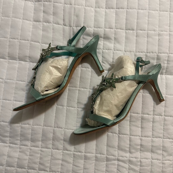 Alberta Ferretti satin sandal with embellished starfish - Picture 9 of 9